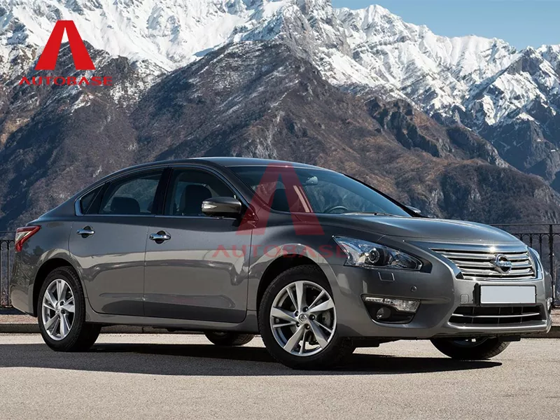 „Nissan Teana“